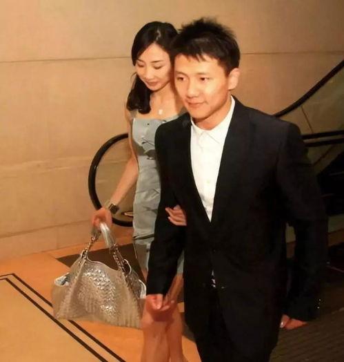 亚洲国产情侣,甜蜜瞬间，浪漫时光